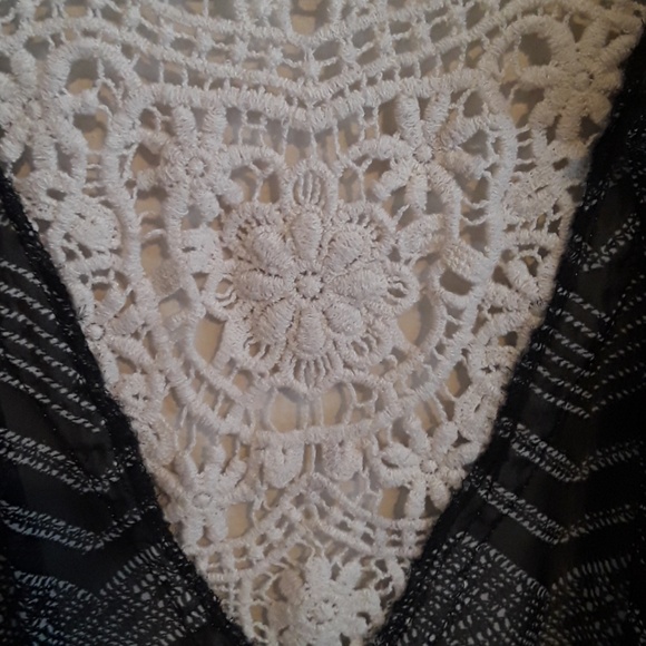 Patterned Button Up Top - Picture 2 of 5